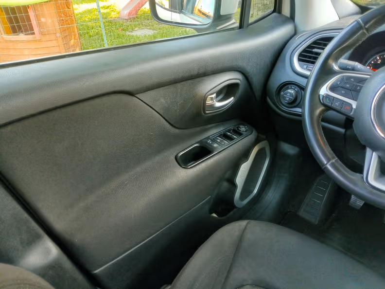 Jeep Renegade - 15