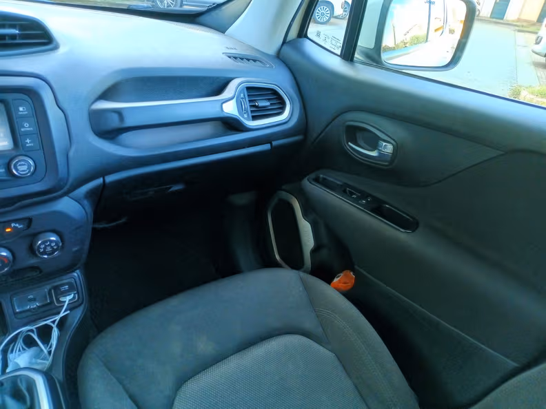 Jeep Renegade - 30