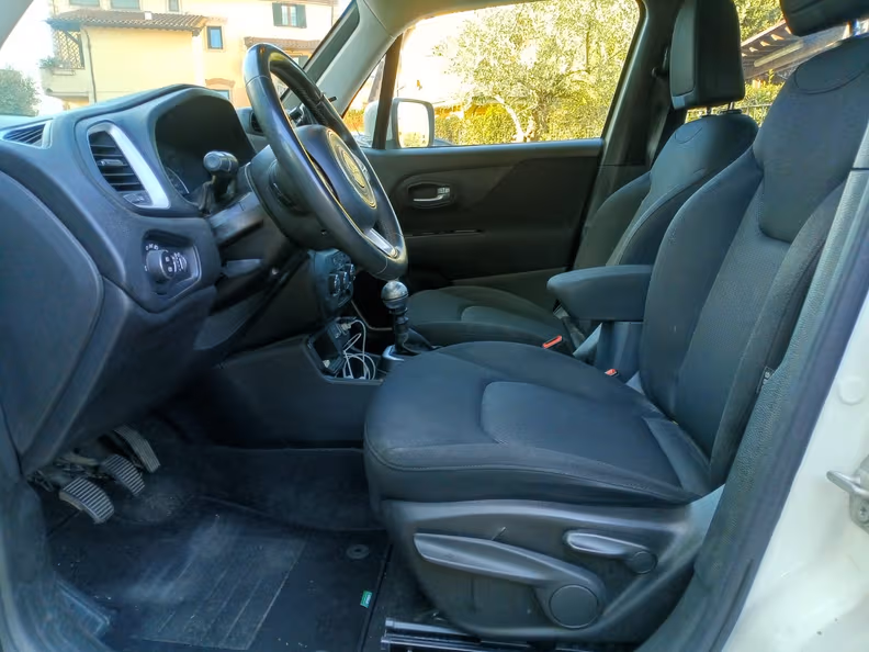 Jeep Renegade - 16