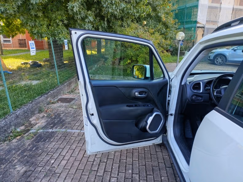 Jeep Renegade - 14