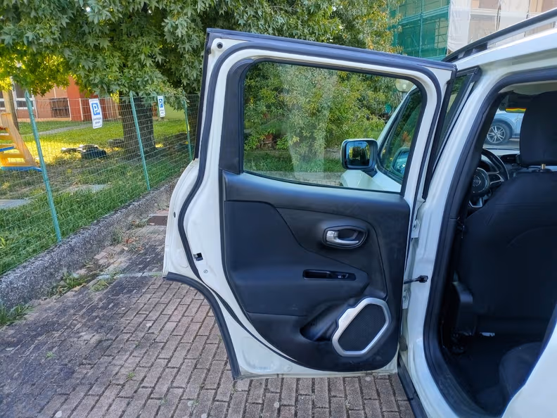 Jeep Renegade - 31