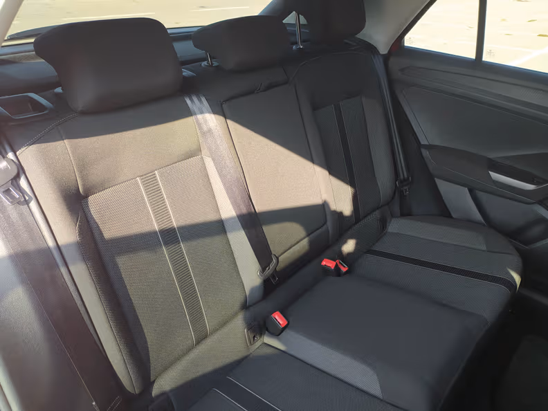 Volkswagen T-ROC - 39