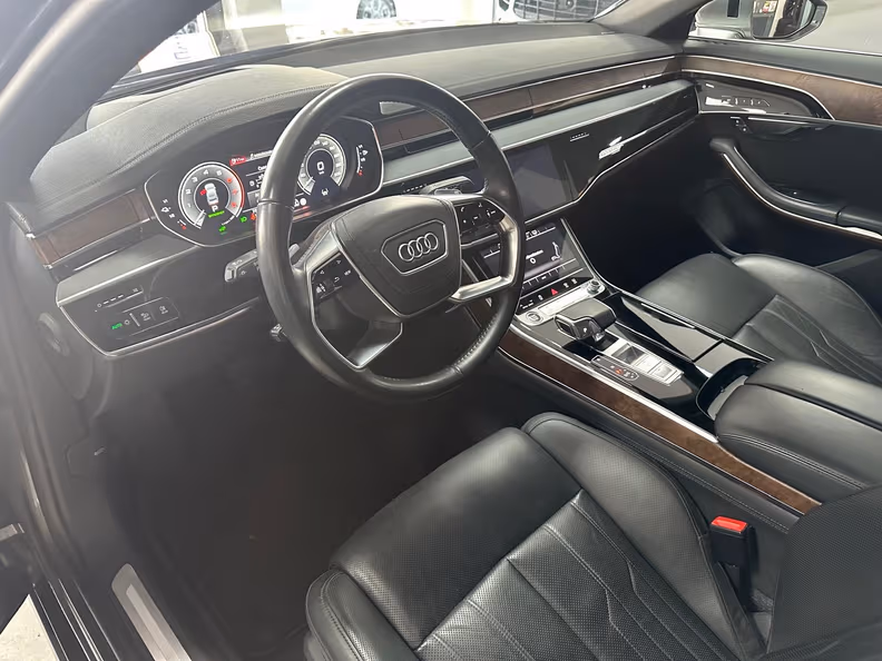 Audi A8 - 10