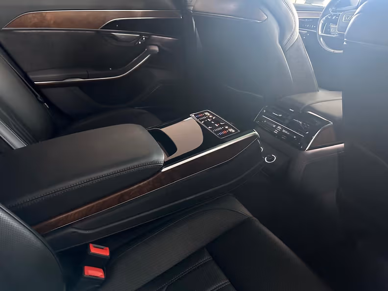 Audi A8 - 15