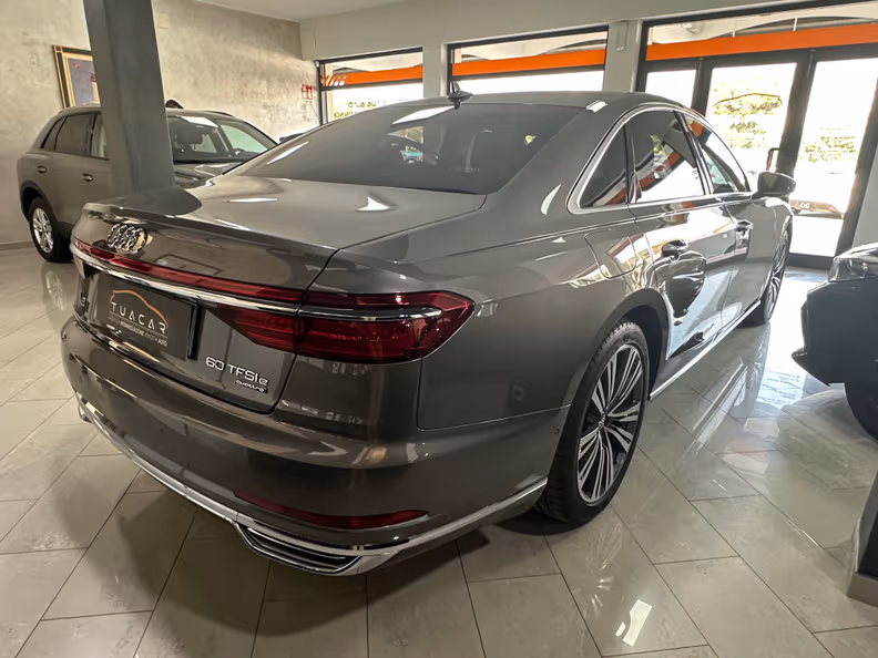 Audi A8 - 5