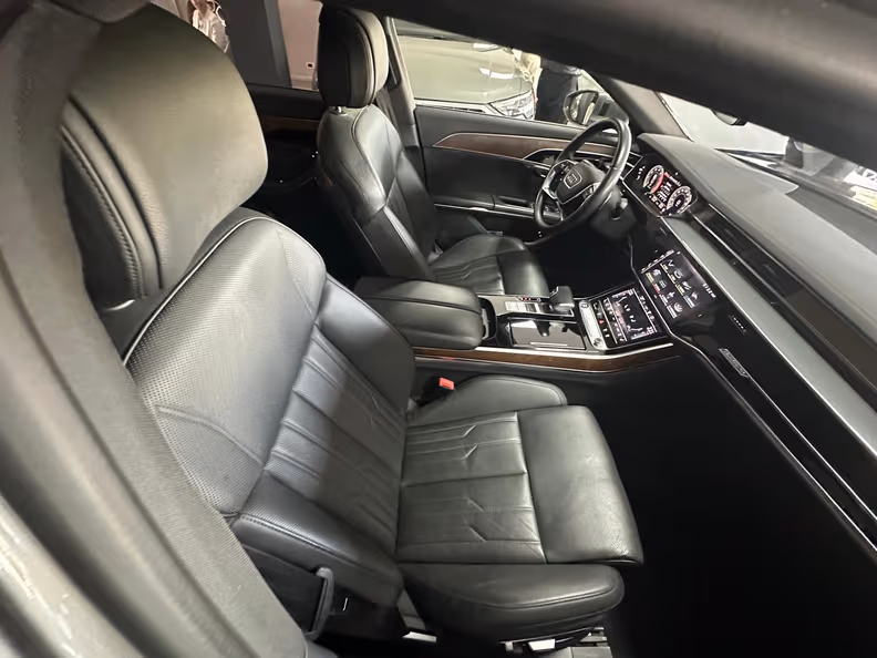 Audi A8 - 14