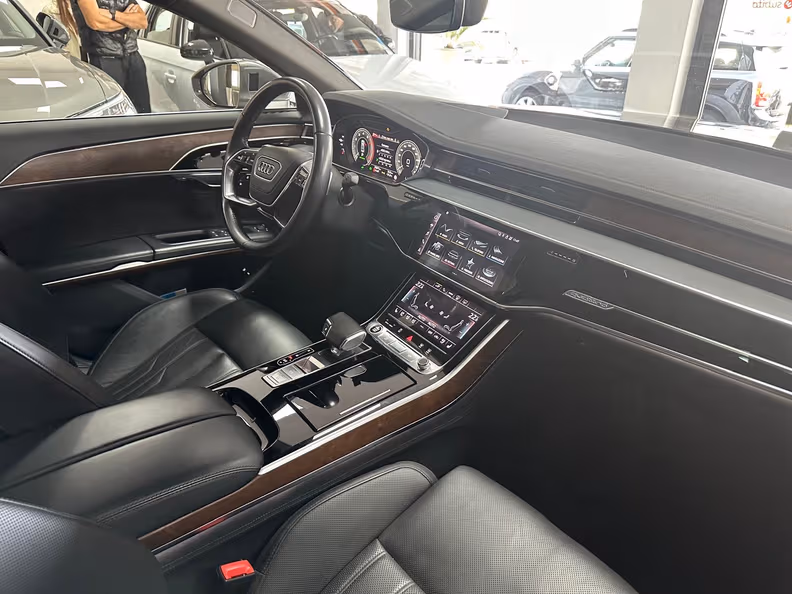 Audi A8 - 9