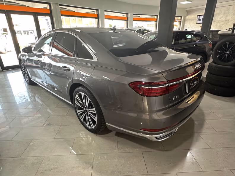Audi A8 - 3