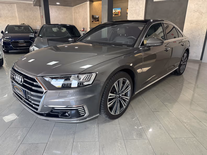 Audi A8 - 1
