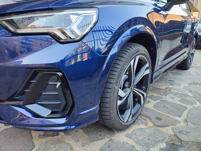 Audi Q3 - 18