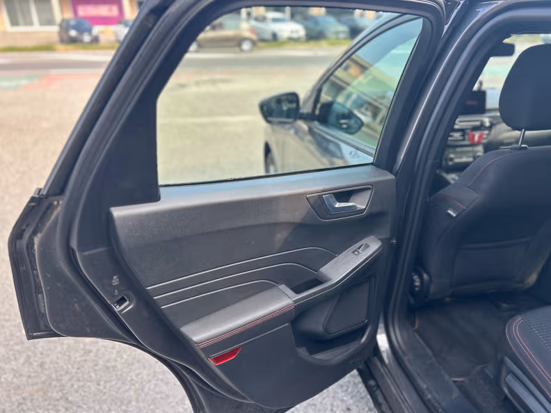 Ford Kuga - 25