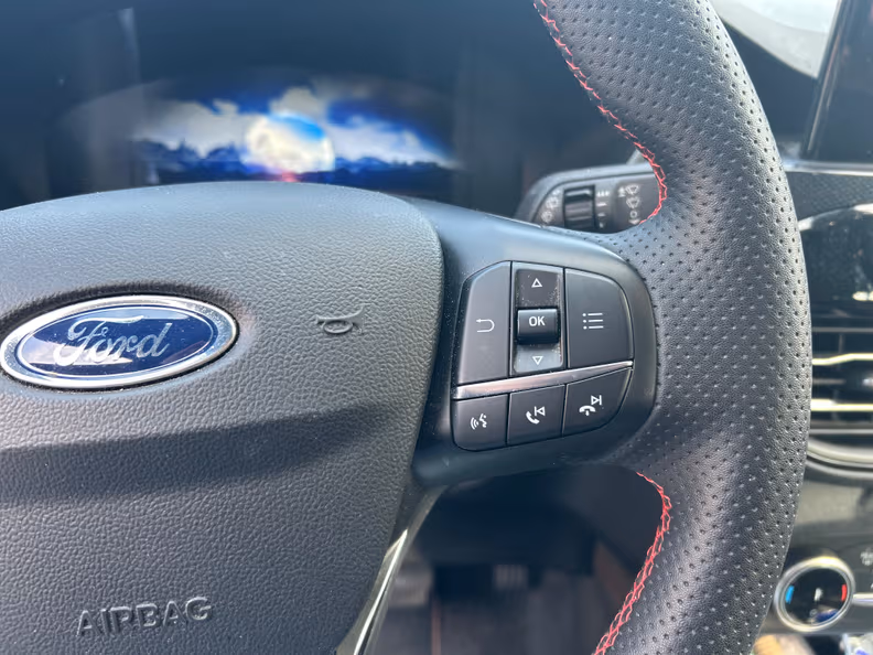 Ford Kuga - 17