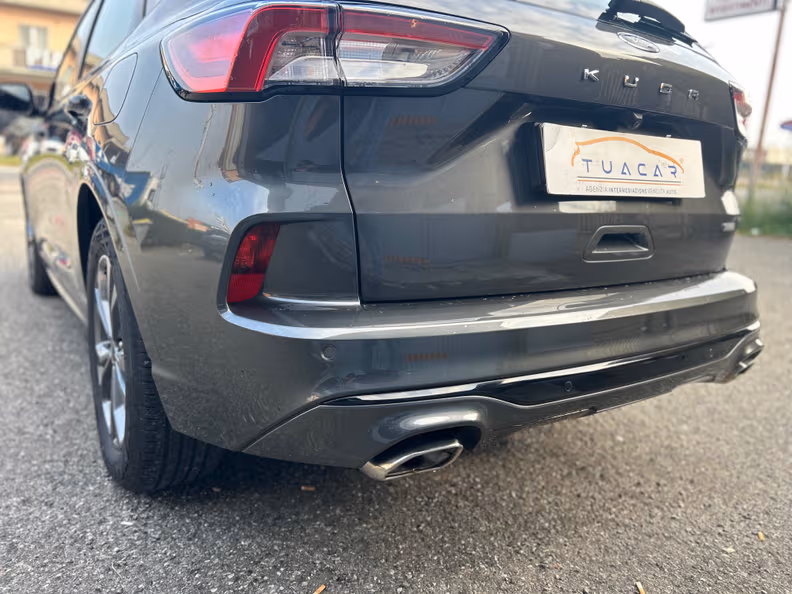 Ford Kuga - 10