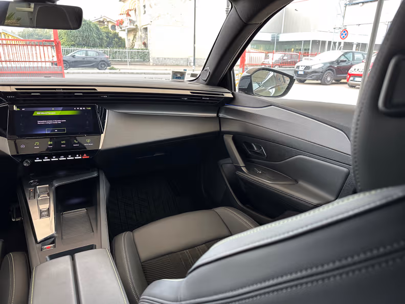 Peugeot 308 - 13