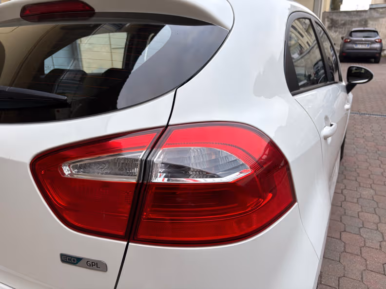 Kia Rio - 9