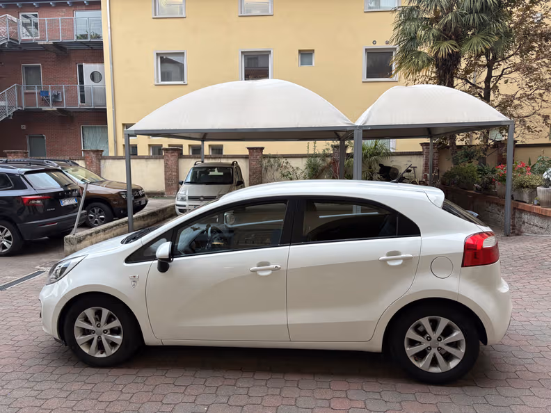 Kia Rio - 8