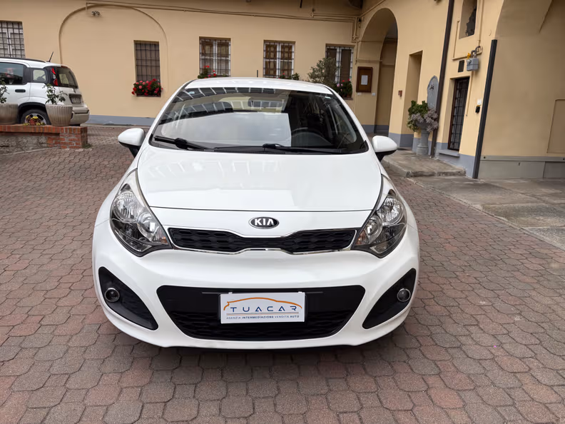 Kia Rio - 2