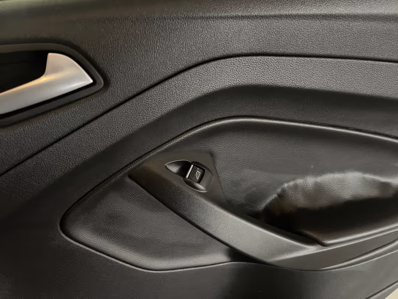 Ford Kuga - 29
