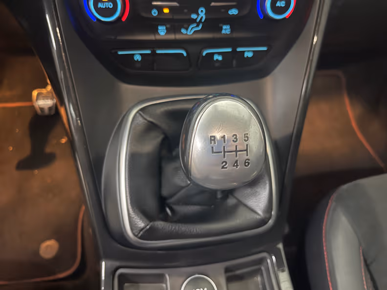 Ford Kuga - 23