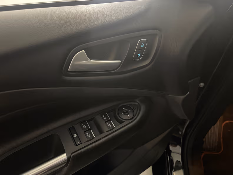 Ford Kuga - 28