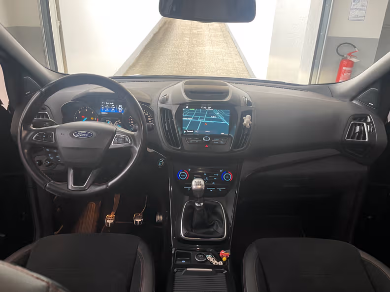 Ford Kuga - 10