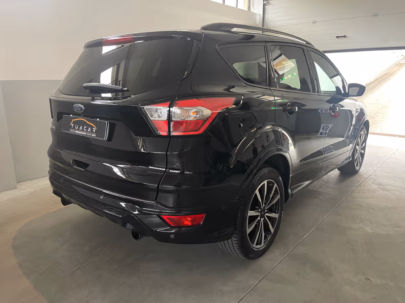 Ford Kuga - 4