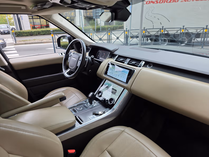 Land Rover Range Rover Sport - 26