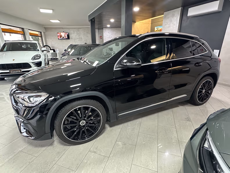 Mercedes-Benz GLA-Class - 2