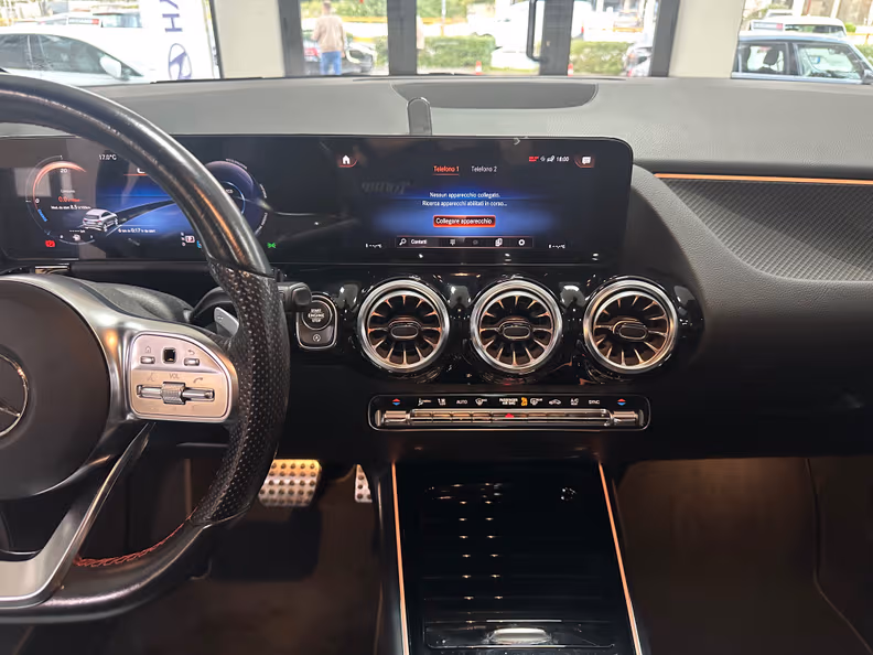 Mercedes-Benz GLA-Class - 10