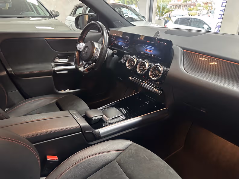 Mercedes-Benz GLA-Class - 13