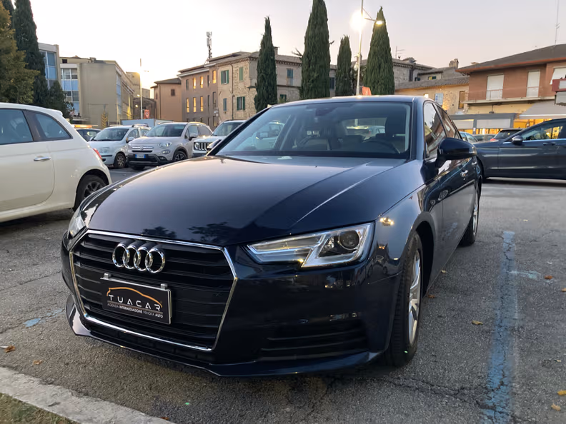 Audi A4 - 1
