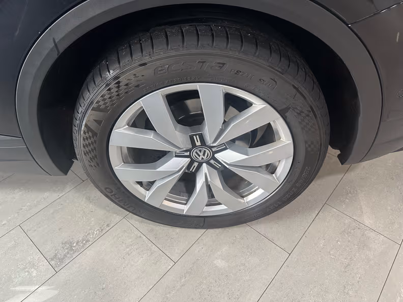 Volkswagen Touareg - 14