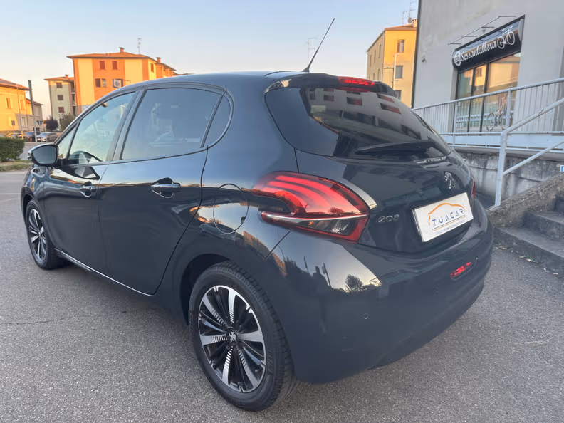 Peugeot 208 - 3