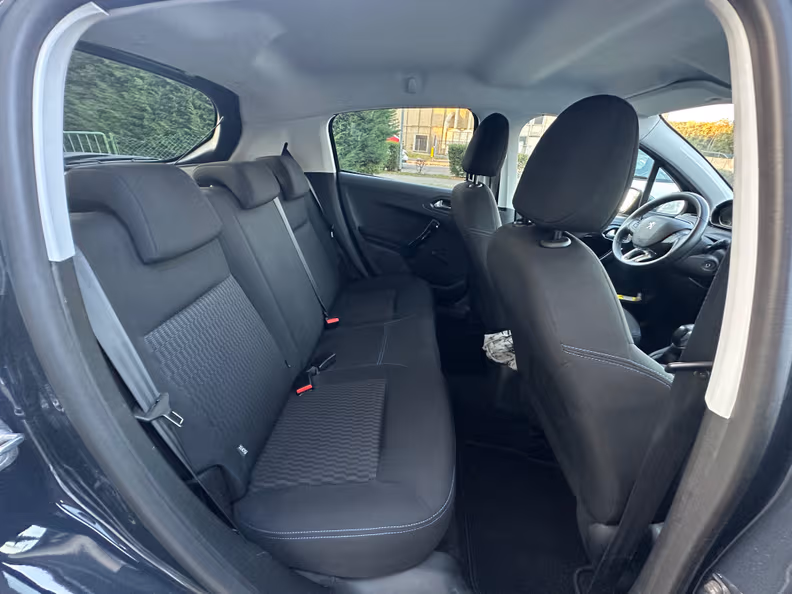 Peugeot 208 - 26