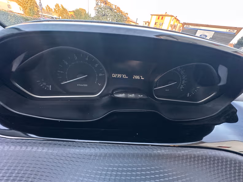 Peugeot 208 - 20