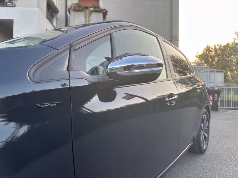 Peugeot 208 - 11