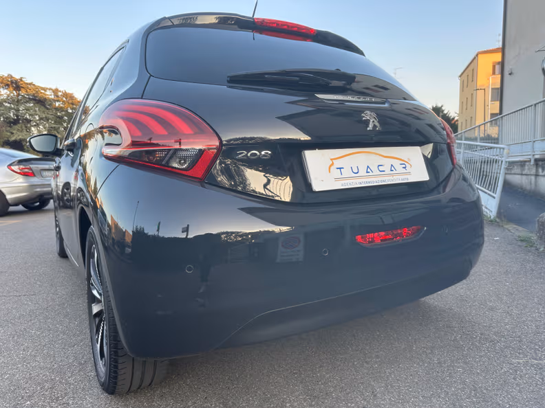 Peugeot 208 - 12