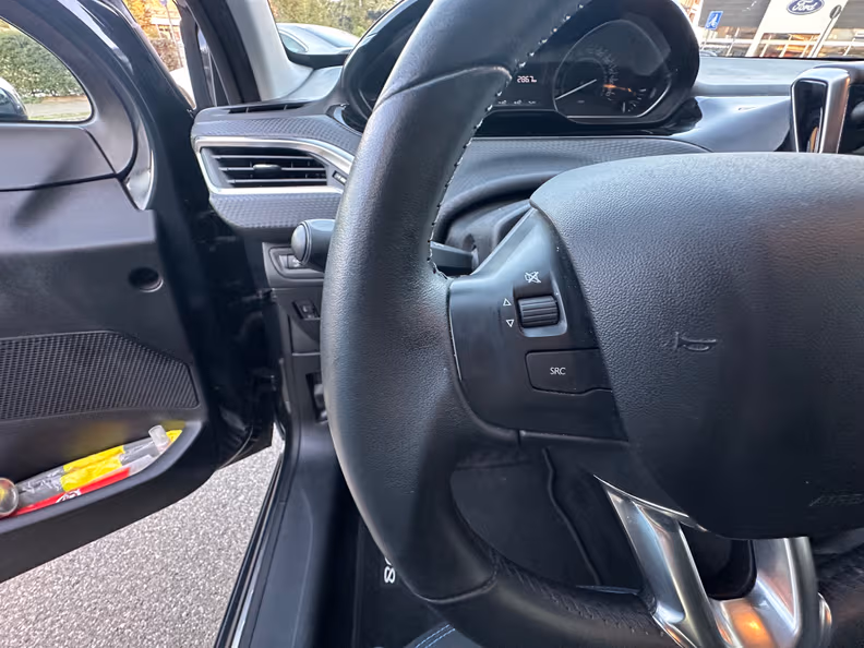 Peugeot 208 - 15