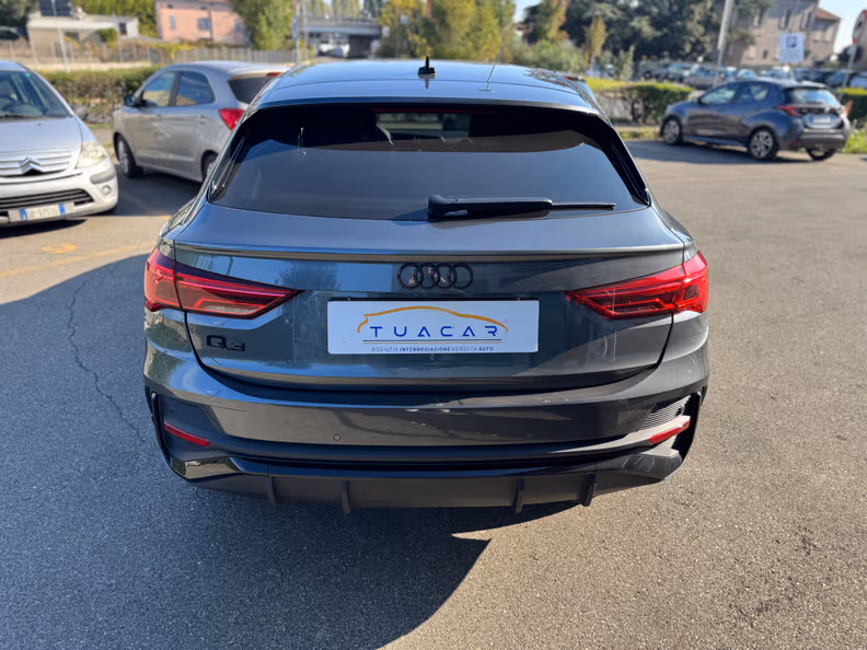 Audi Q3 - 4