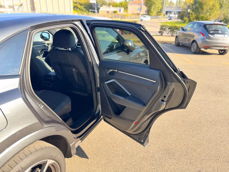 Audi Q3 - 23