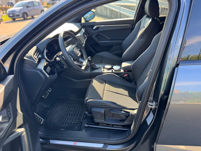 Audi Q3 - 19