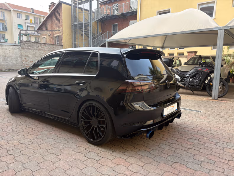 Volkswagen Golf - 4