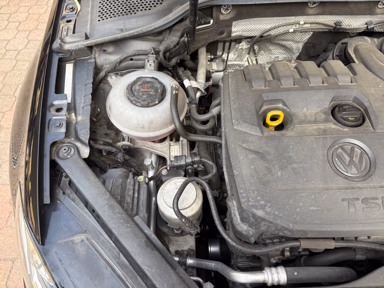 Volkswagen Golf - 34