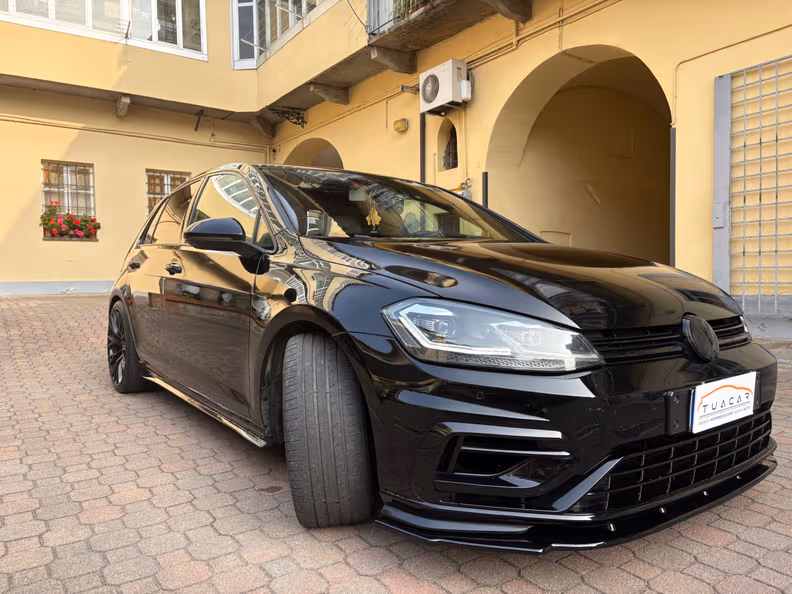 Volkswagen Golf - 8