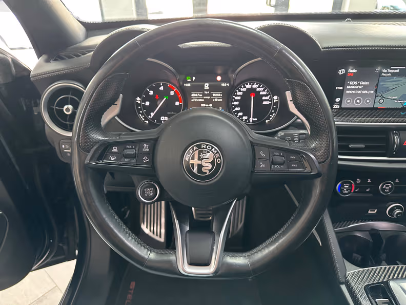 Alfa Romeo Stelvio - 9