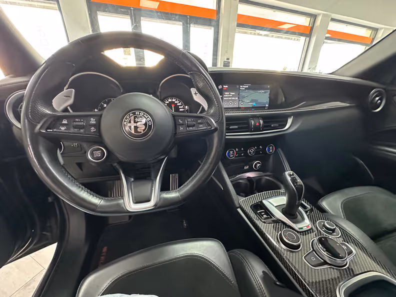 Alfa Romeo Stelvio - 11