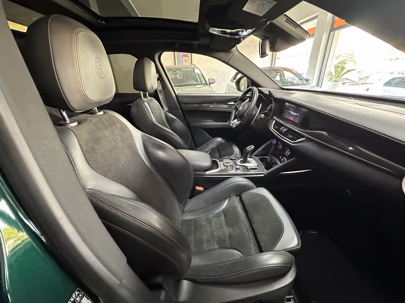 Alfa Romeo Stelvio - 14