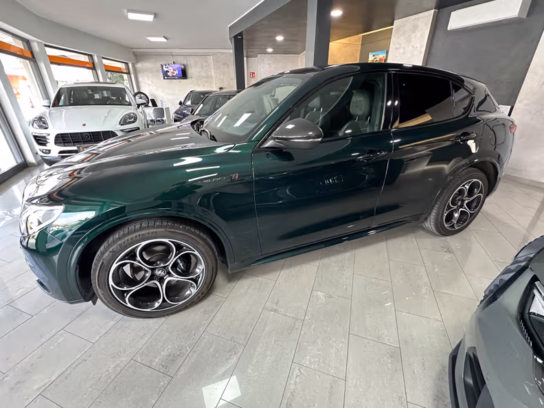 Alfa Romeo Stelvio - 18