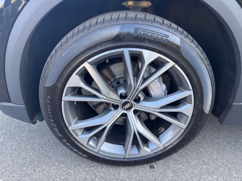 Audi Q8 - 10