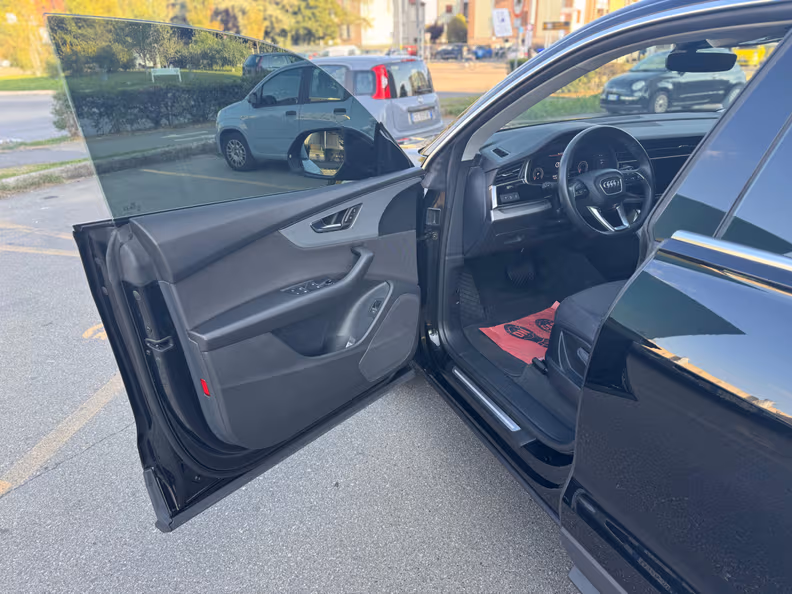 Audi Q8 - 12